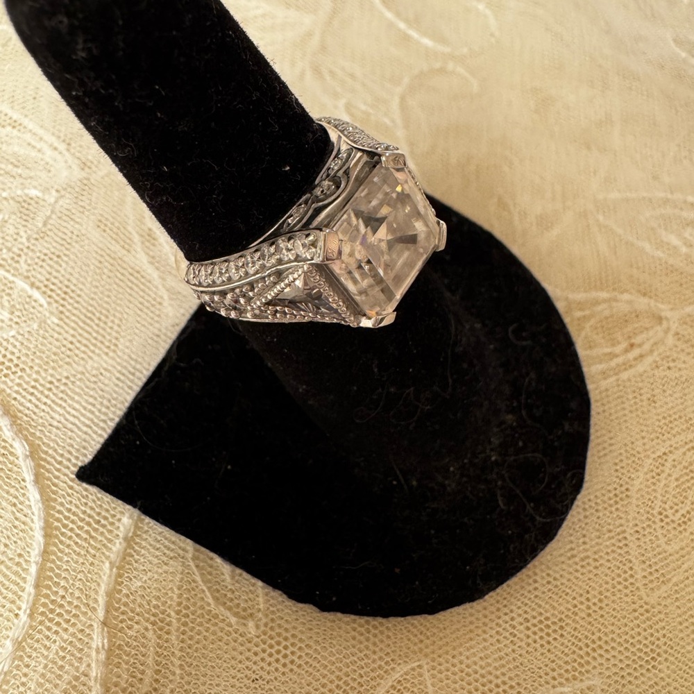Genuine Diamond ring set in Sterling Silver - Picture 6 of 14